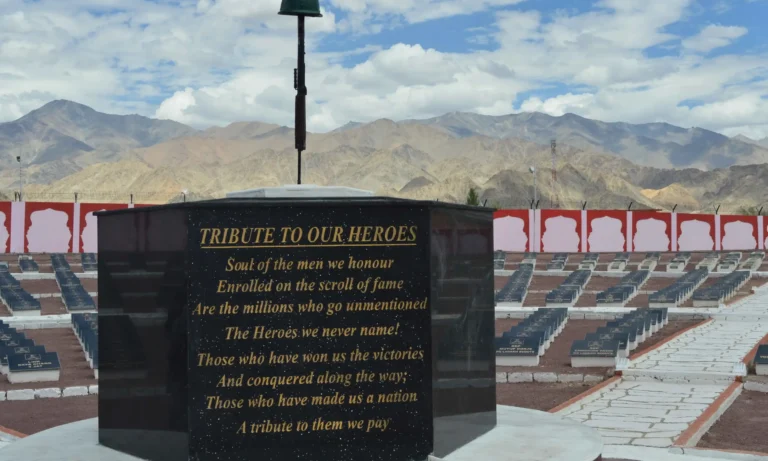 ladakh-honeymoon-tour-with-kashmir-01