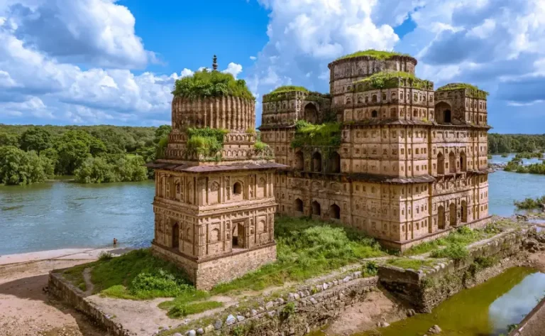 temple-tour-with-lord-buddha2